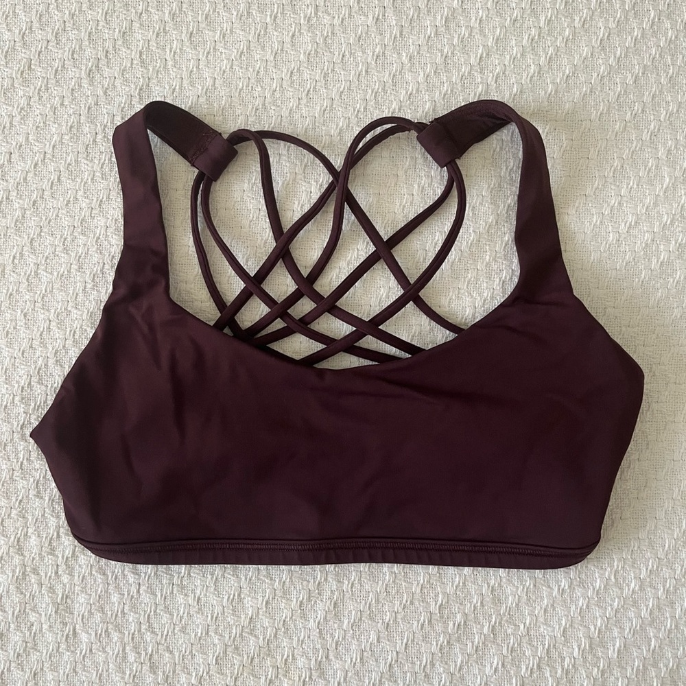 Lululemon Free to Be bra. Size 4